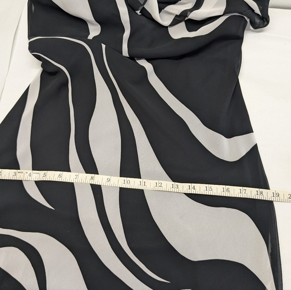 Breakin Loose 90's Long Dress Black White Waves Sz 9/10 Fluttery Sleeveless B-3 - Picture 8 of 11